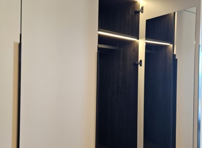 Kleiderschrank Mooreiche MDF lackiert